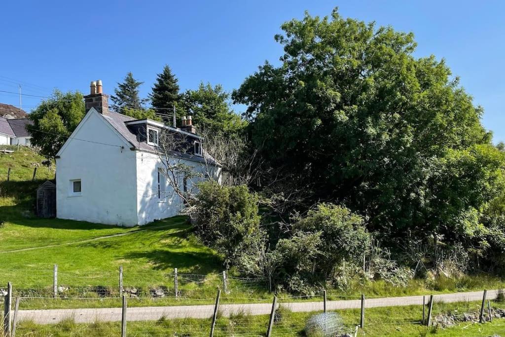Beautiful Cottage In A Wonderful Highland Setting Drumbeg Exteriör bild